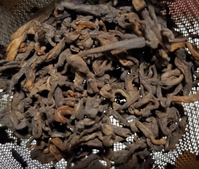 aged tea leaves